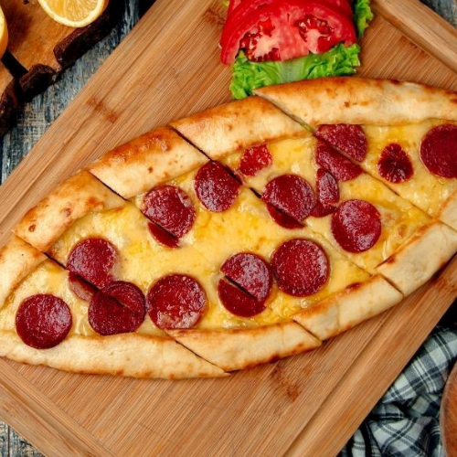 Sucuklu-Kaşarlı Pide